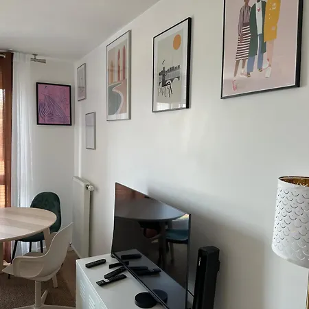 2 Pieces Avec Parking Pres De Paris By Immo Kit