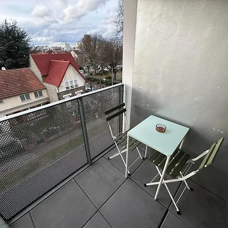 2 Pieces Avec Parking Pres De Paris By Immo Kit La Courneuve